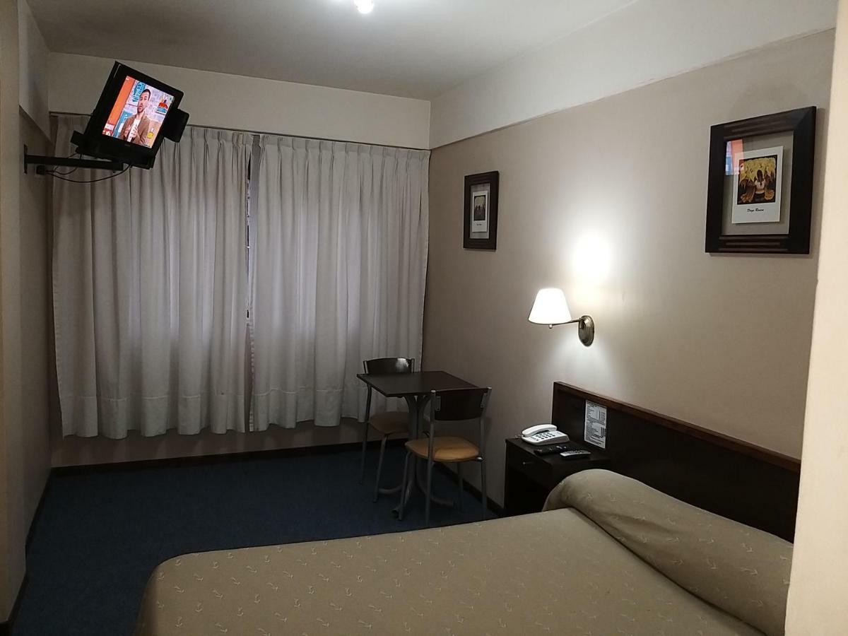 Hotel Carrara Buenos Aires Extérieur photo